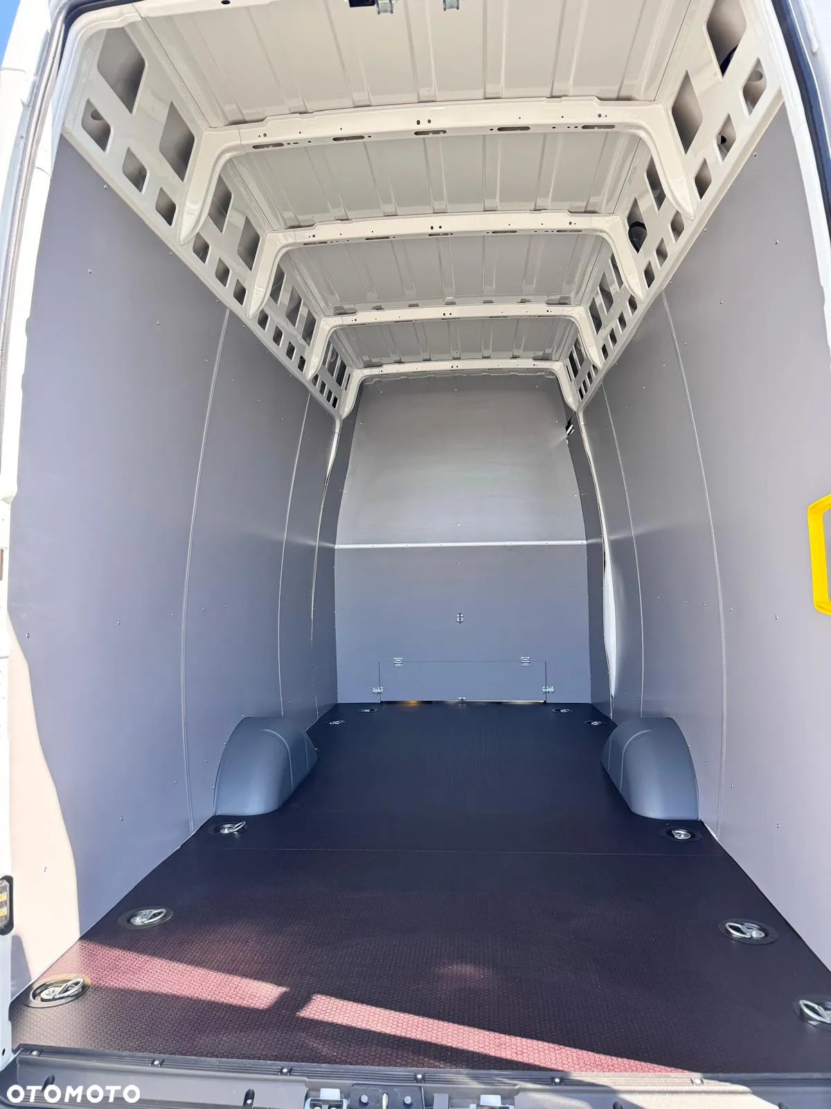Iveco Daily 35S18HA8V - L4H3 - 7 osobowy - Bogate wyposażenie! - 11
