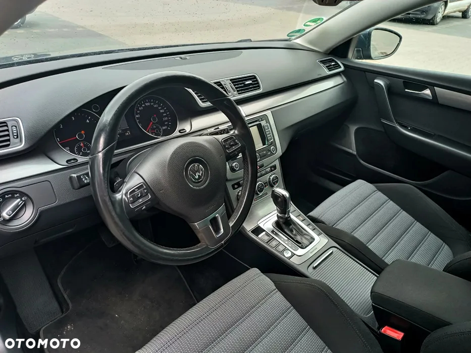 Volkswagen Passat Variant 2.0 TDI 4Motion DSG BlueMotion Tech Comfortline - 20