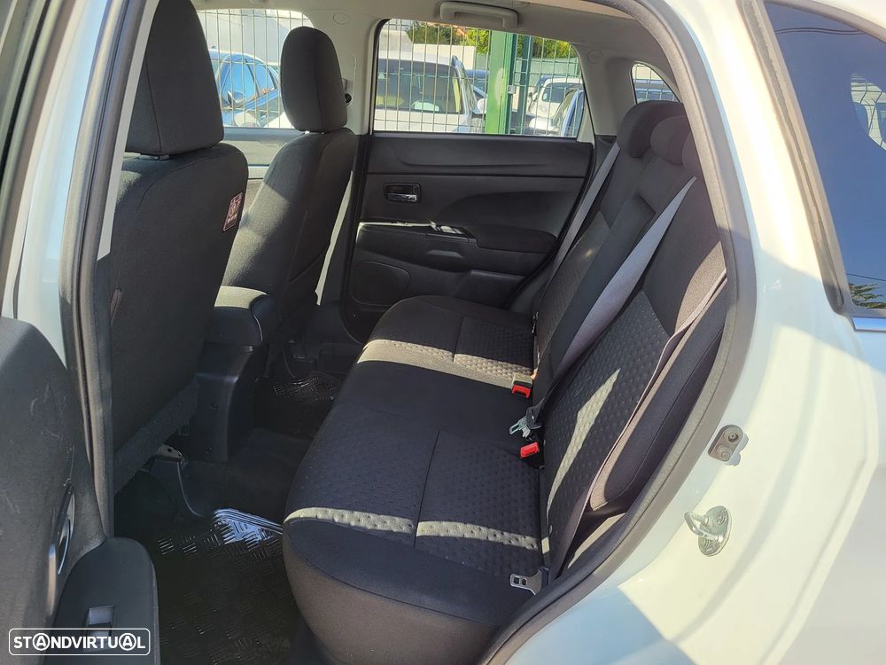 Mitsubishi ASX 1.8 DI-D Intense - 9