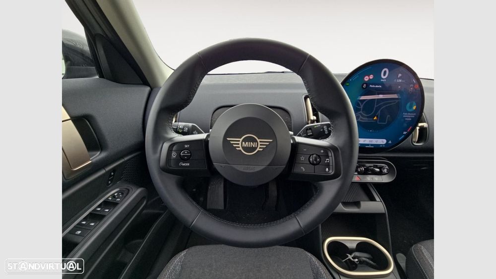 MINI Countryman C Essential - 12