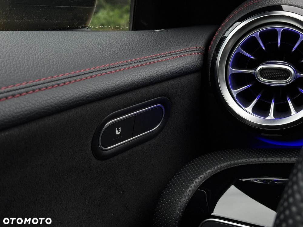 Mercedes-Benz CLA 220 4-Matic AMG Line 7G-DCT - 39