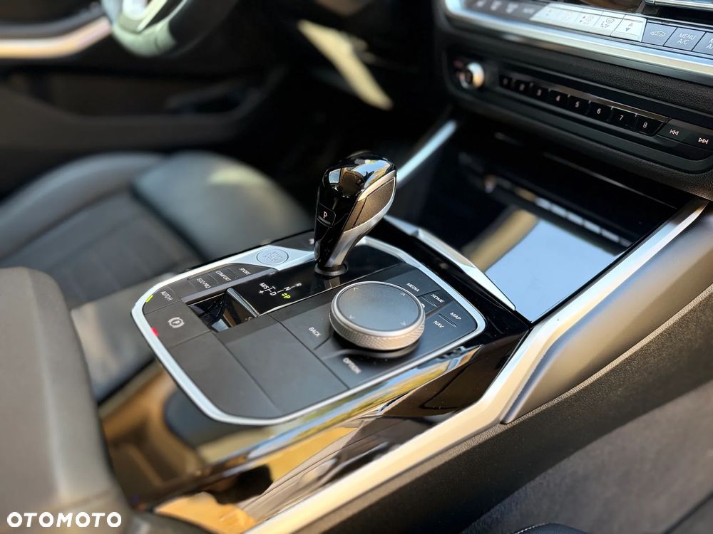 BMW Seria 3 320d xDrive Sport Line Shadow - 17