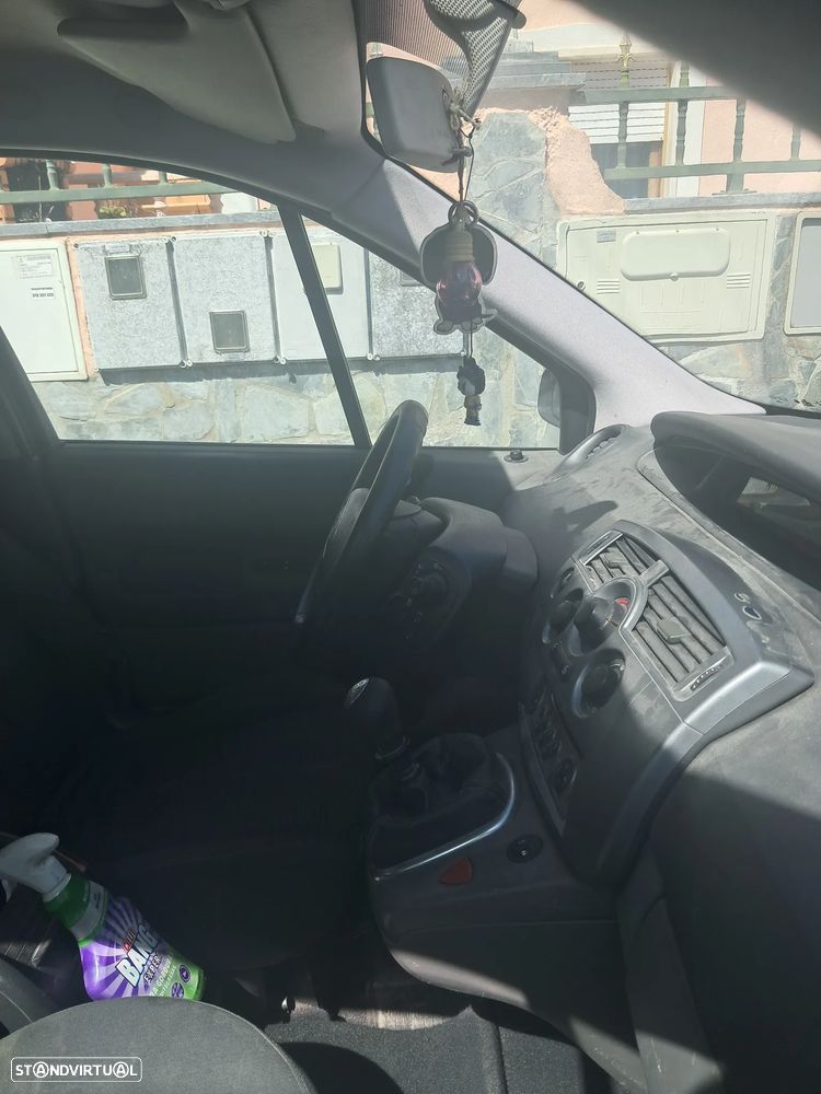 Renault Scénic 1.5 dCi Dynamique S - 8