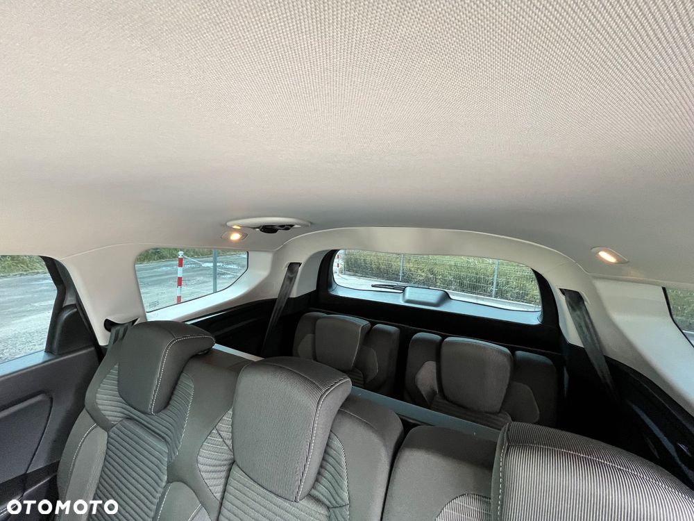 Renault Grand Scenic - 12