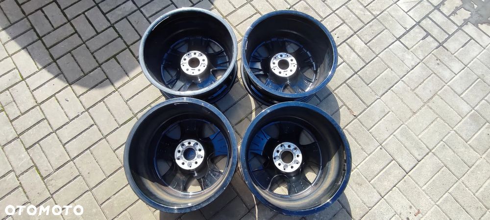 FELGI ALUMINIOWE STOPNIOWANE 5x112 2x8J18 CALI ET 43 2134013700 fi 66,6 2x9Jx18 CALI ET 52,5 2134015300 KOMPLET - 17