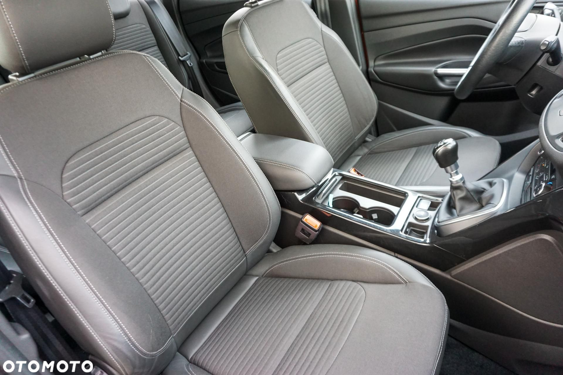 Ford Kuga - 17