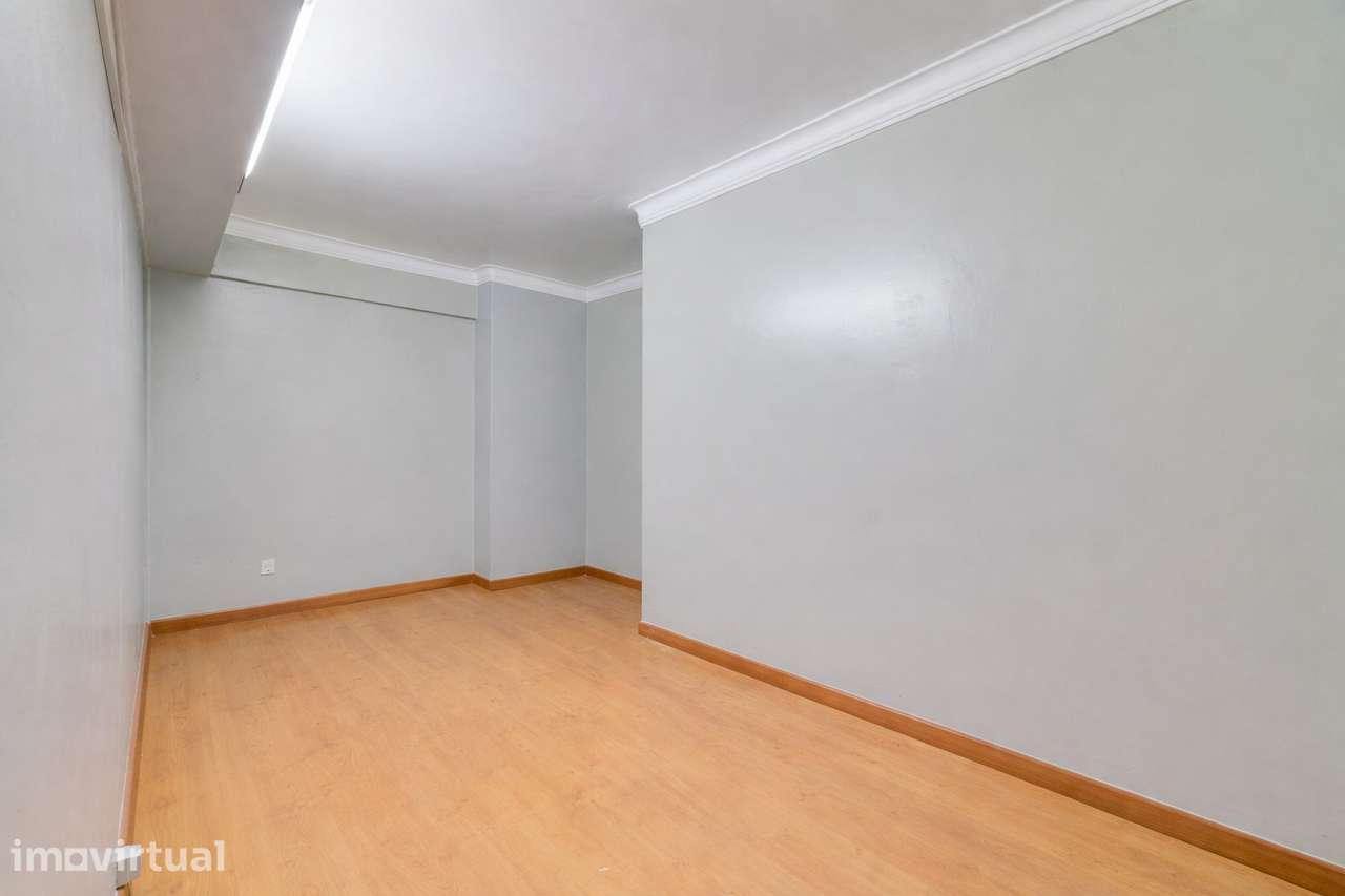 Imóvel comercial de 311m² em Odivelas - Grande imagem: 5/5