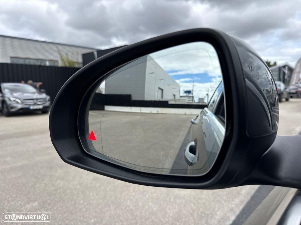Mercedes-Benz C 300 e AMG Line - 17