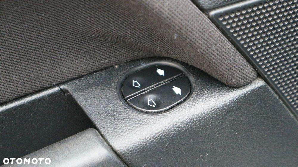 Ford Fiesta 1.25 Ambiente - 28