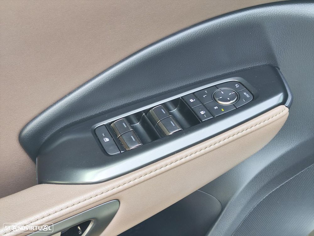 Lexus LBX Elegant - 23