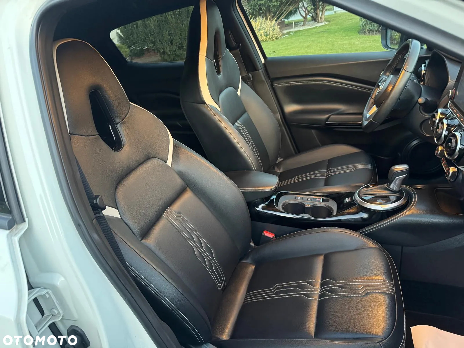 Nissan Juke 1.6 Hybrid 4AMT Premiere Edition - 14