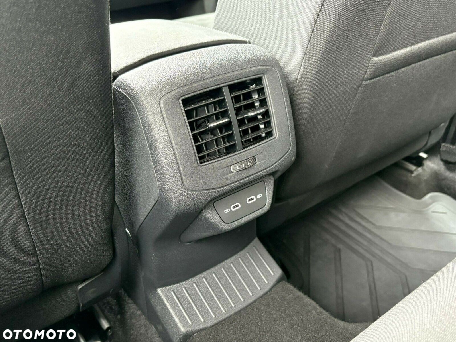 Volkswagen T-Roc 1.5 TSI Style DSG - 17