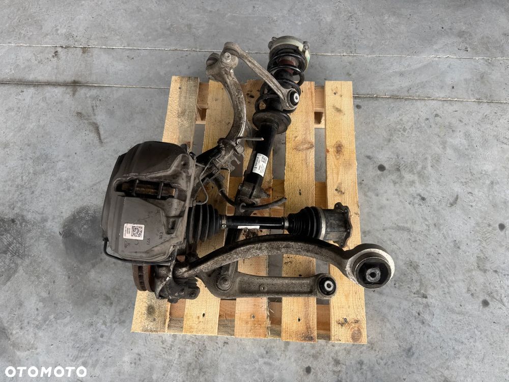 ZWROTNICA LEWA WAHACZ AMORTYZATOR AUDI A4 B9 A5 8W 8W0407559 - 1