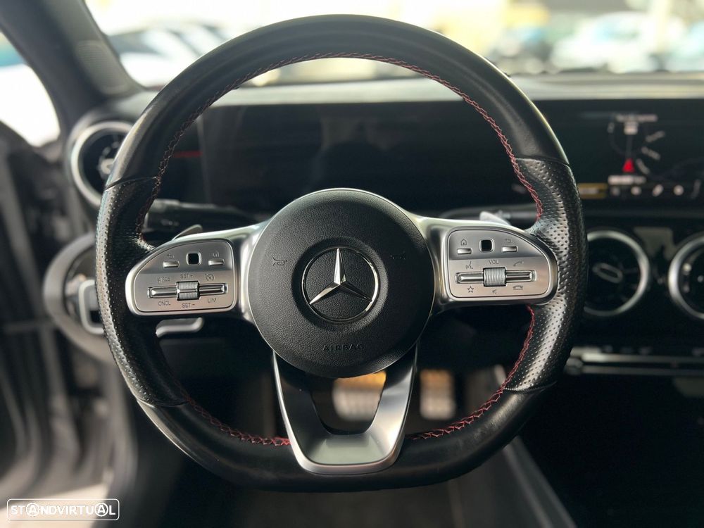 Mercedes-Benz A 250 Limousine e AMG Line - 11
