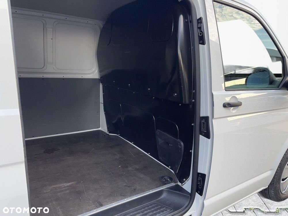 Volkswagen Transporter - 18
