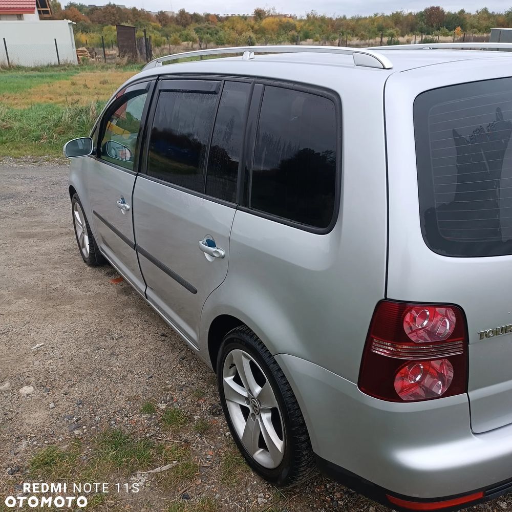 Volkswagen Touran - 4