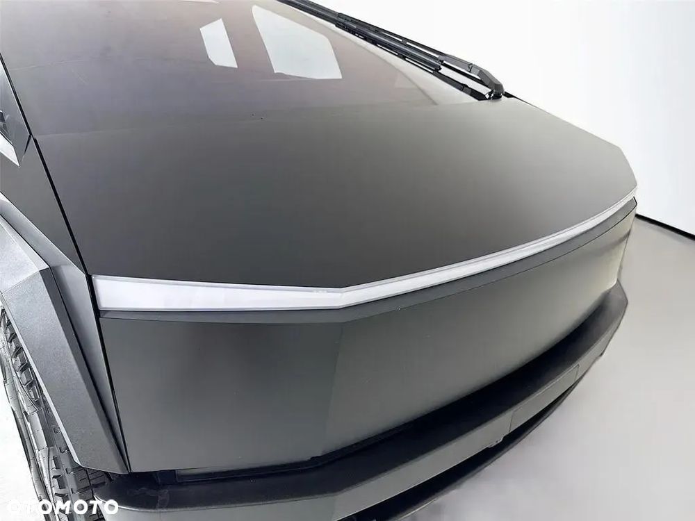 Tesla Cybertruck - 7