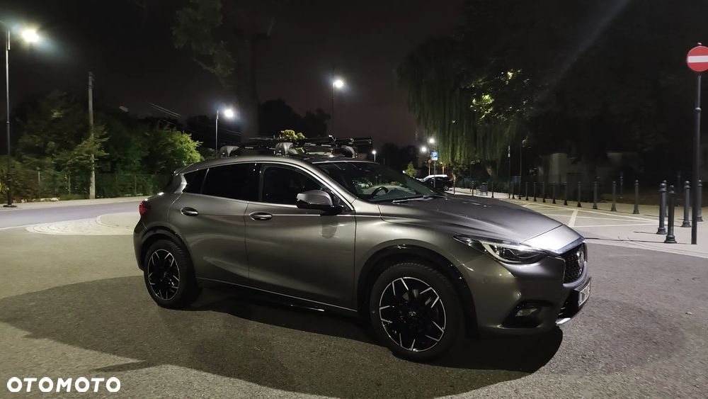 Infiniti Q30 1.5d DCT Premium City Black - 7
