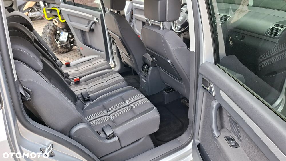 Volkswagen Touran 2.0 TDI DPF BlueMotion Technology DSG MATCH - 20