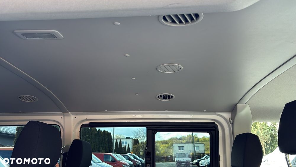Volkswagen Transporter - 32