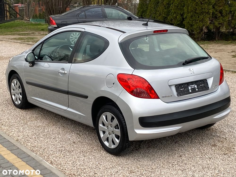 Peugeot 207 75 Urban Move - 12