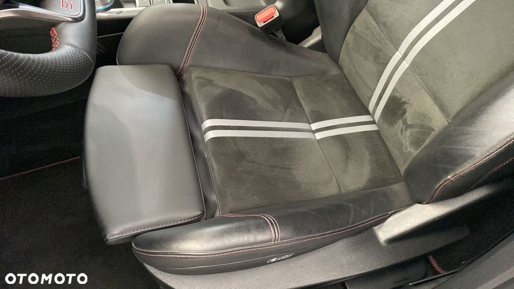 Ford Focus 2.3 EcoBoost ST X - 16