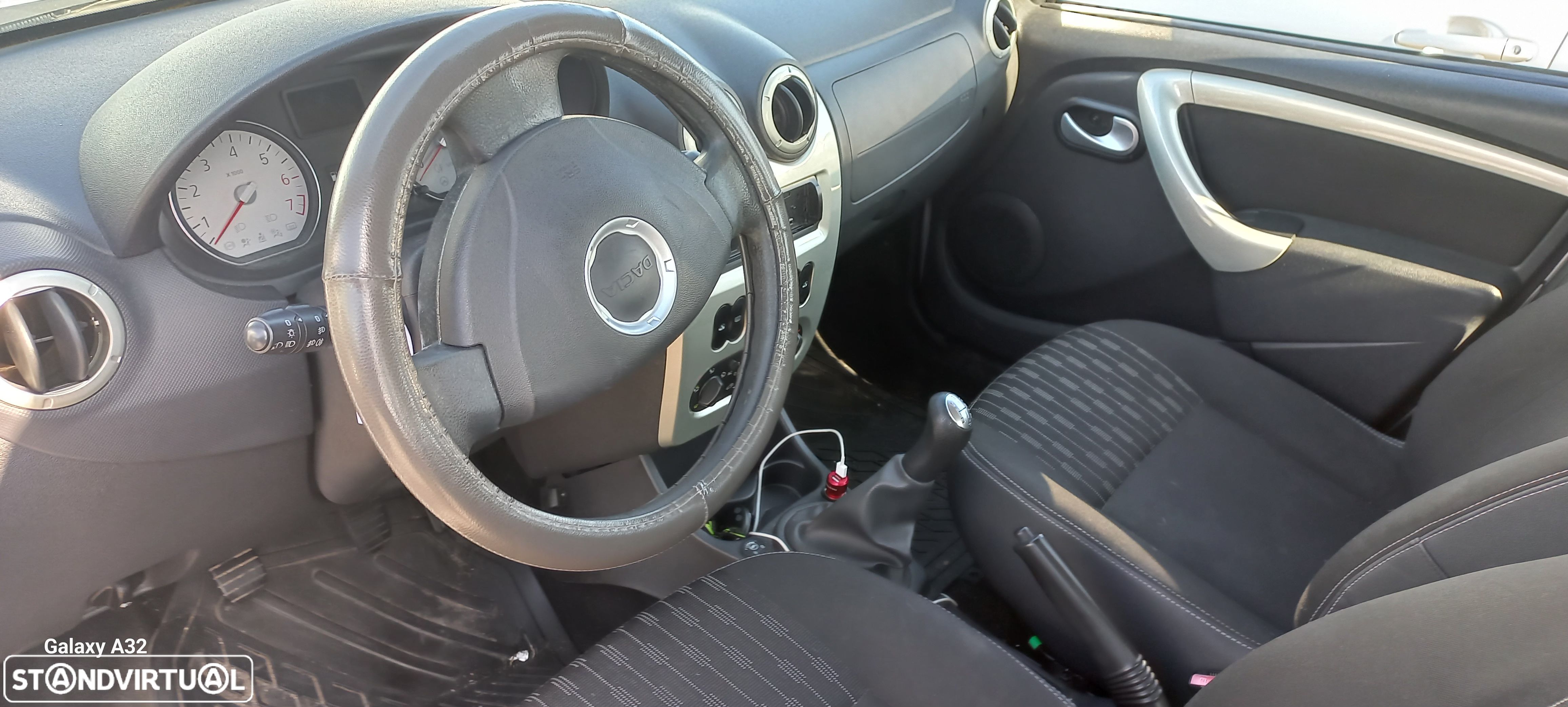 Dacia Sandero - 1