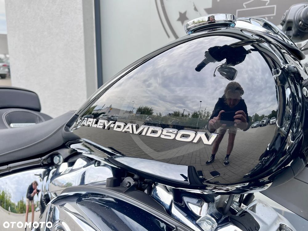 Harley-Davidson Softail Breakout - 9