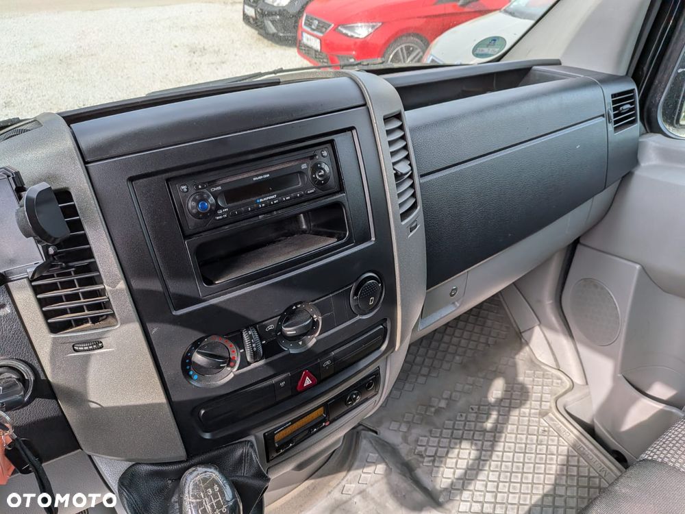 Mercedes-Benz Sprinter - 14