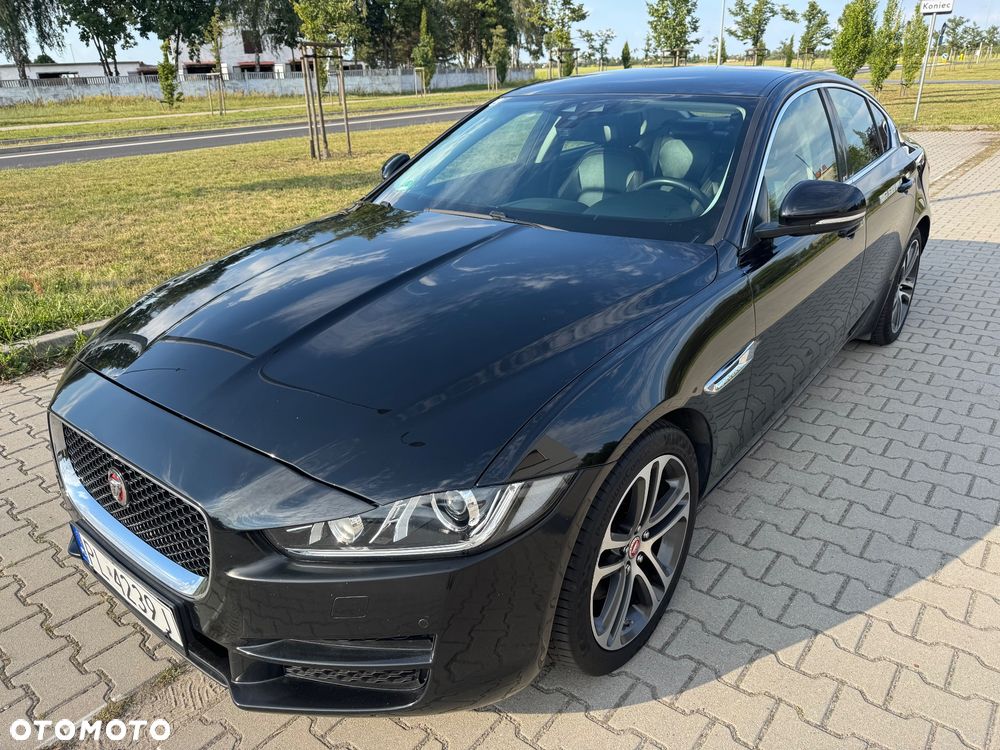 Jaguar XE 2.0 D AWD Prestige - 3