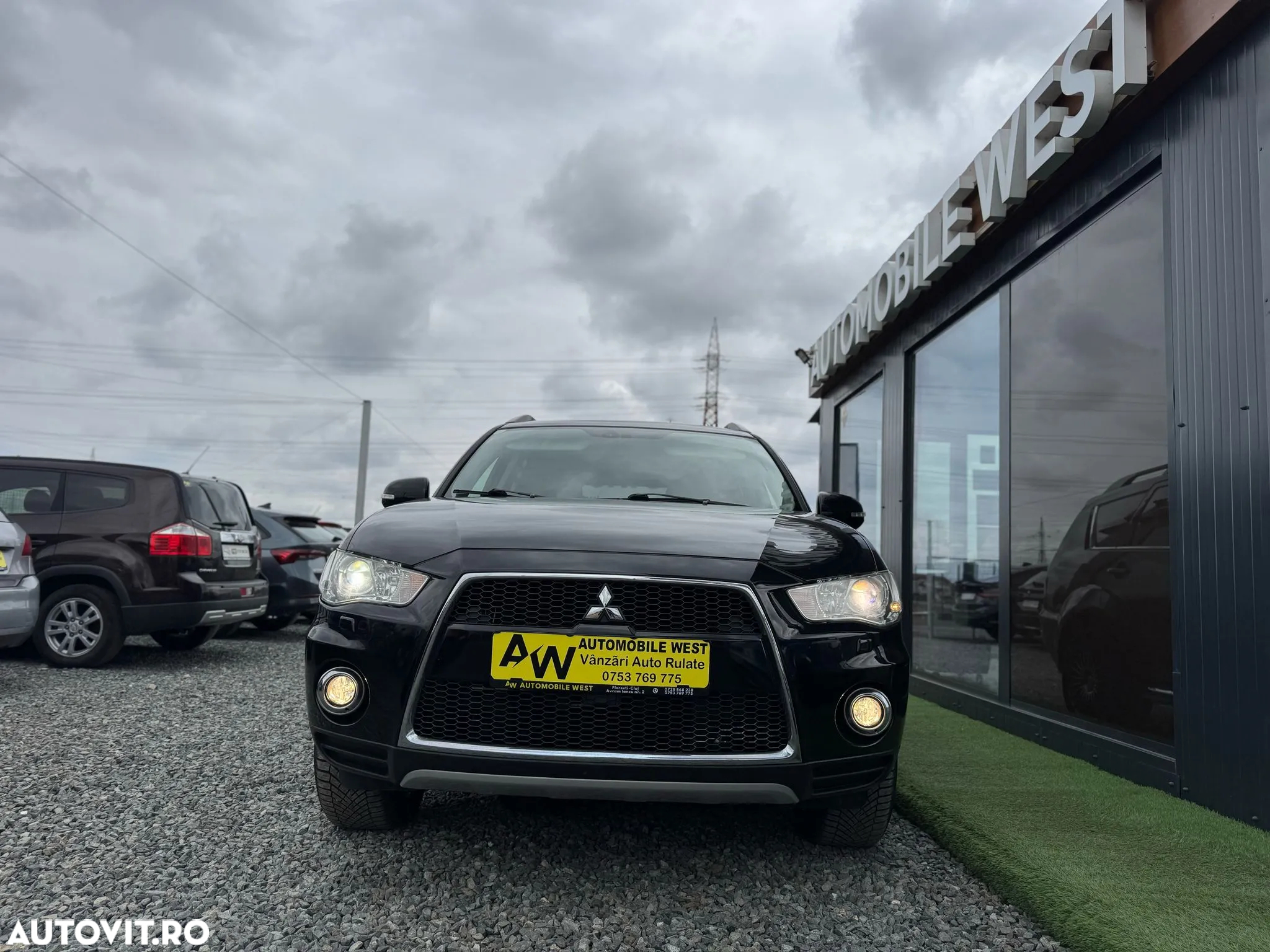Mitsubishi Outlander - 14