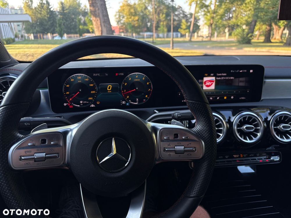 Mercedes-Benz CLA 220 4-Matic AMG Line 7G-DCT - 12
