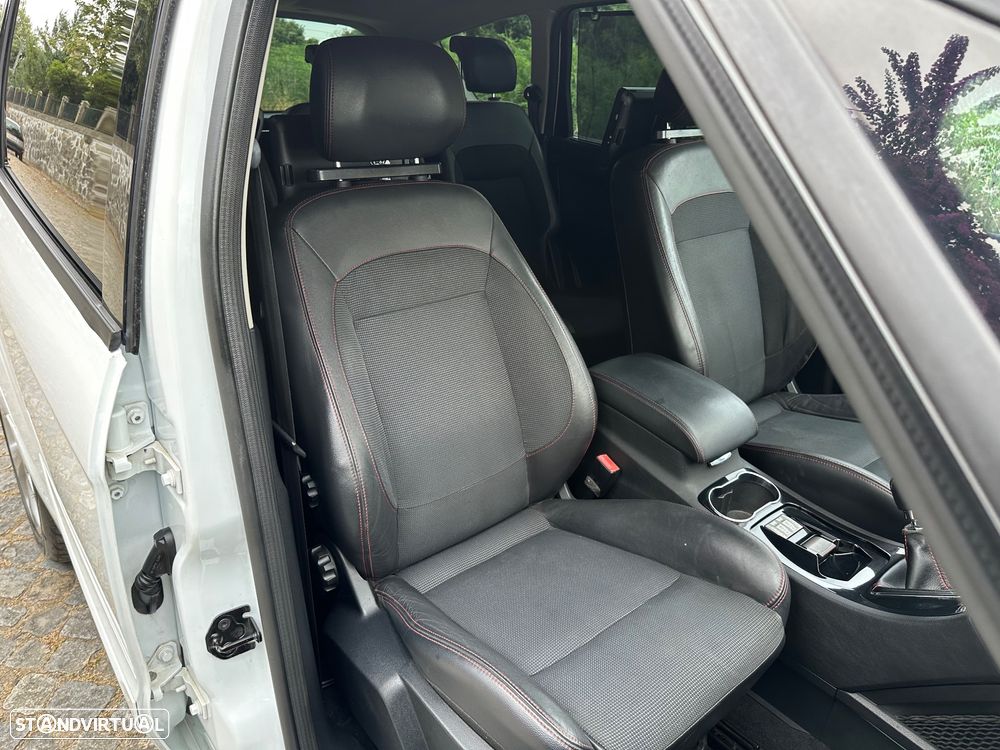 Ford S-Max 2.2 TDCi Titanium 7L - 28