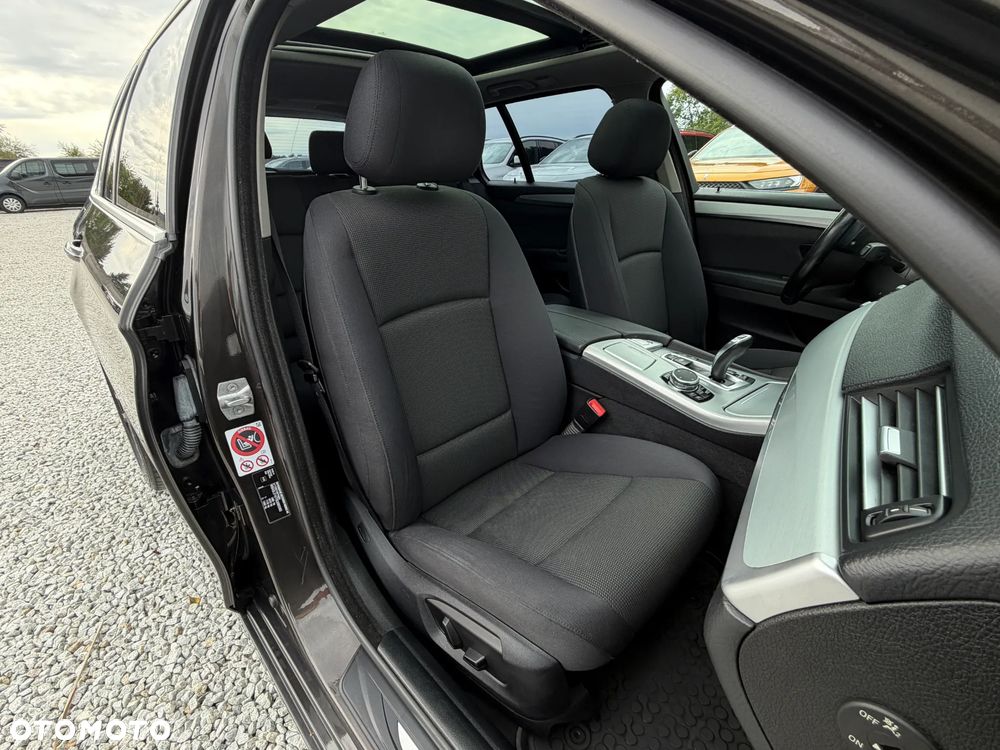 BMW Seria 5 520d xDrive - 36