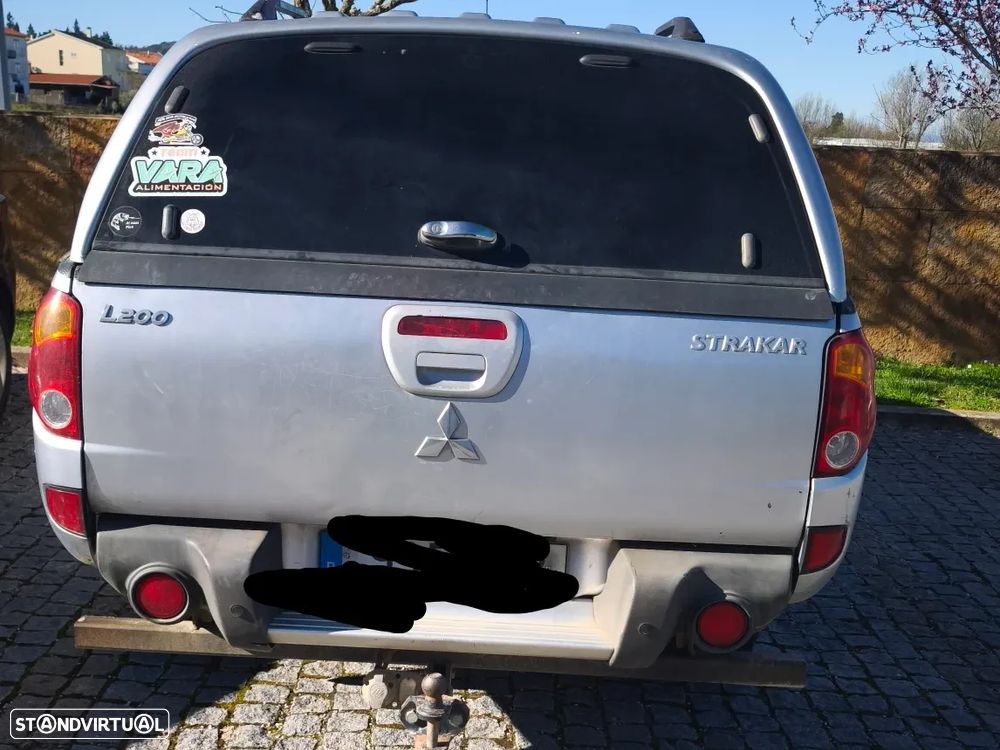 Mitsubishi L200 2.5 DI-D CD Invite AC+ABS - 7