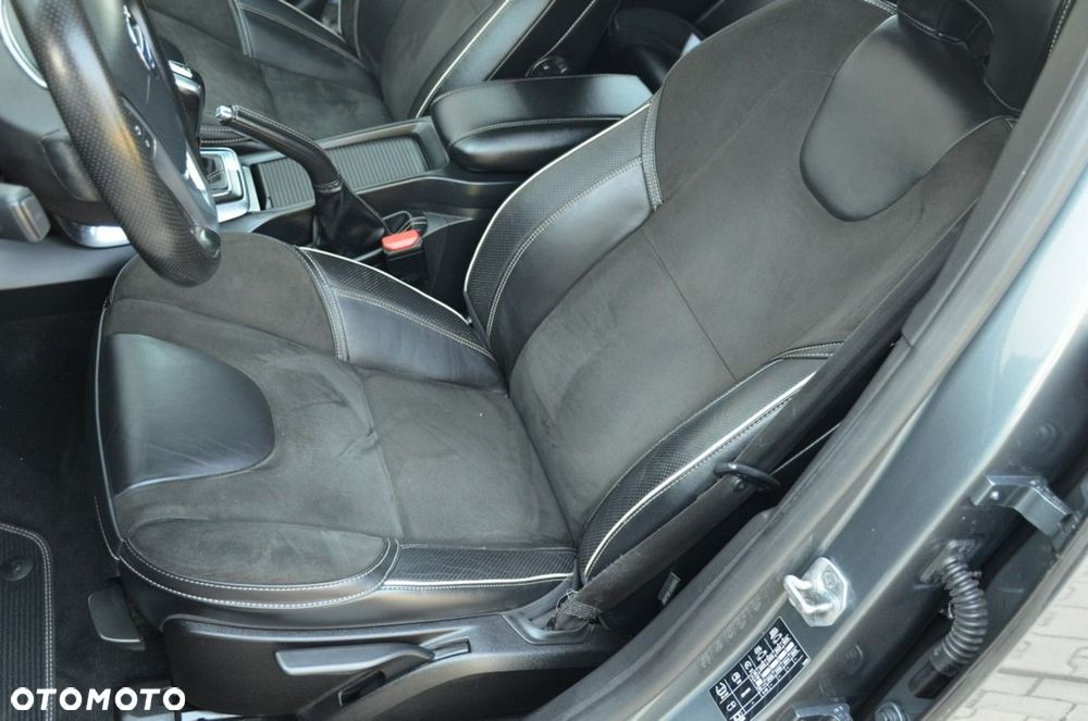 Volvo V40 - 23