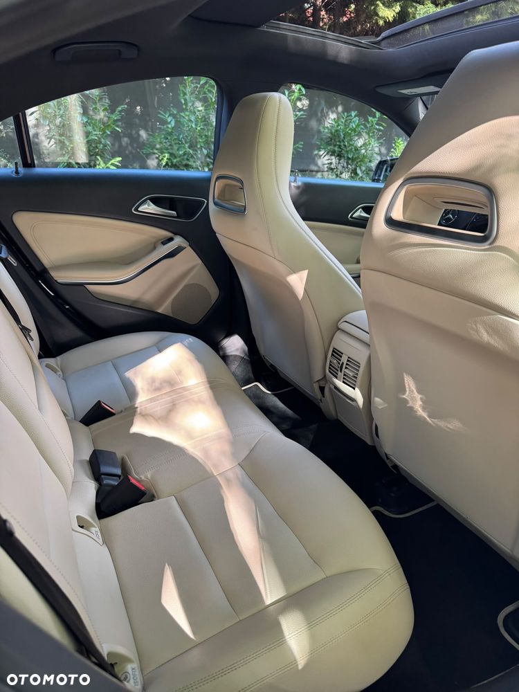 Mercedes-Benz CLA - 27