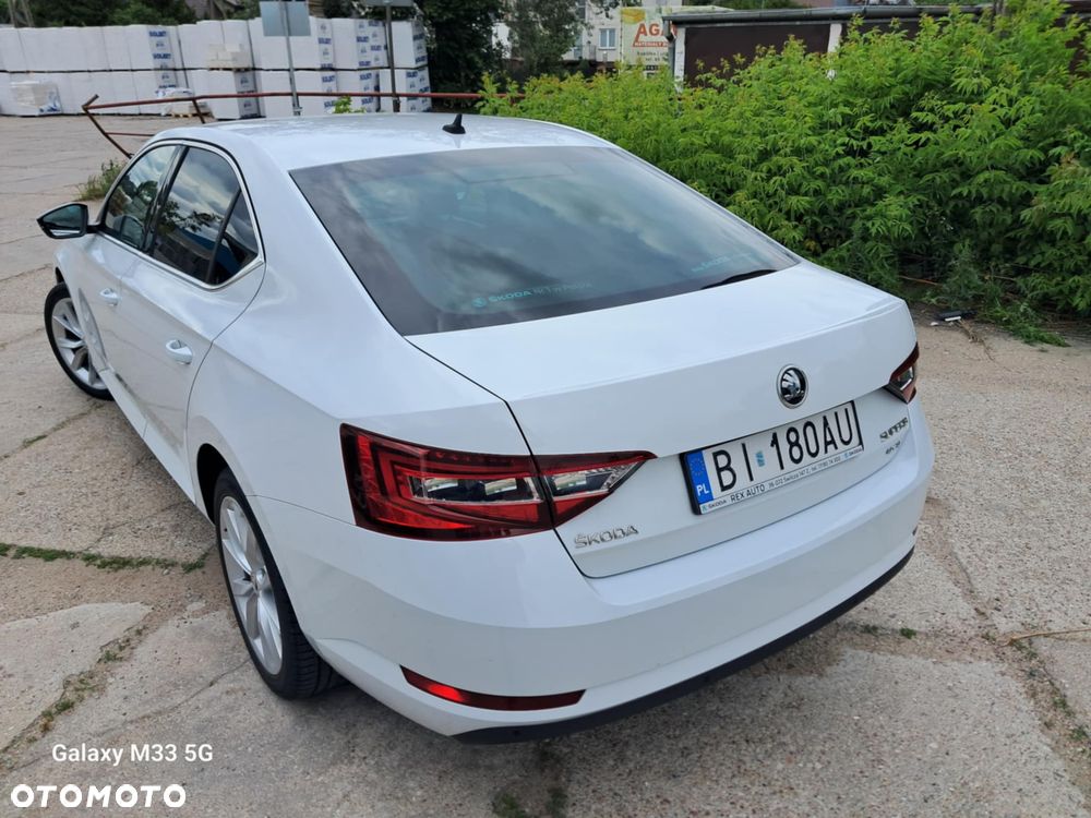 Skoda Superb 2.0 TDI 4x4 Style DSG - 4