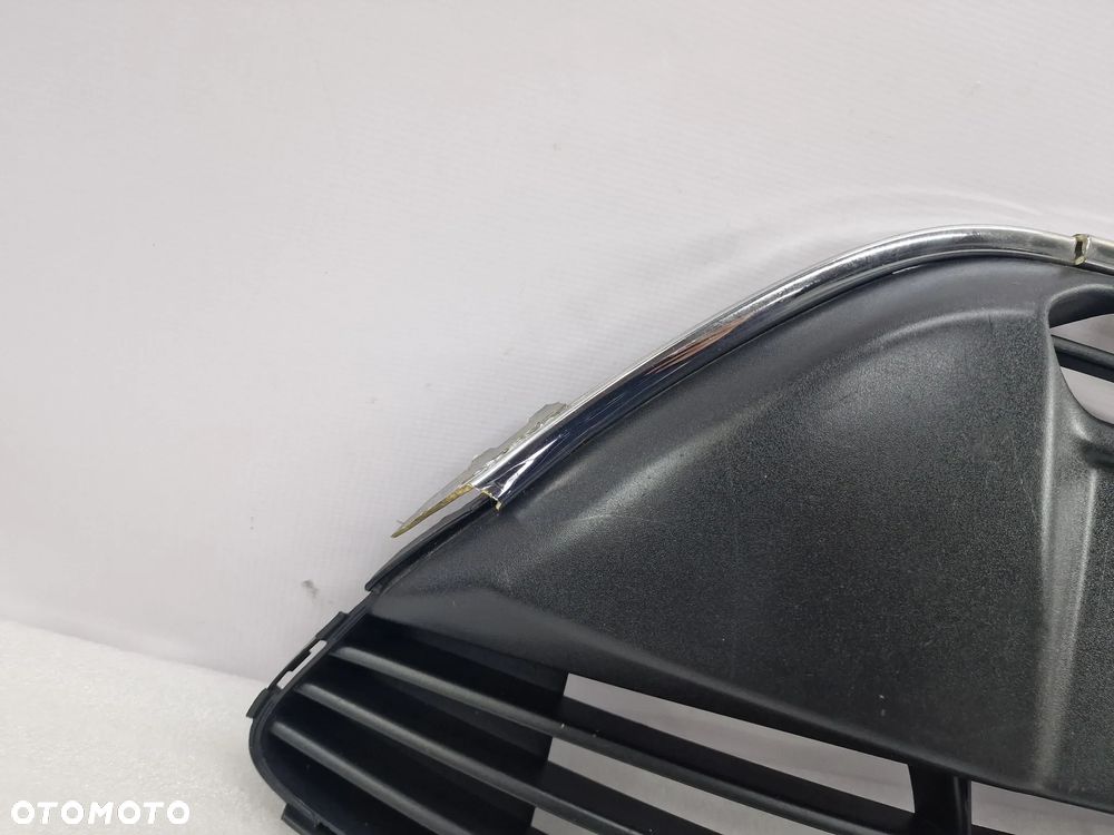 FORD C-MAX MK2 10- KRATKA ŚRODKOWA ZDERZAKA PRZEDNIEGO PRZÓD , NR D2ABB , NR AUKCJI KR172 - 10