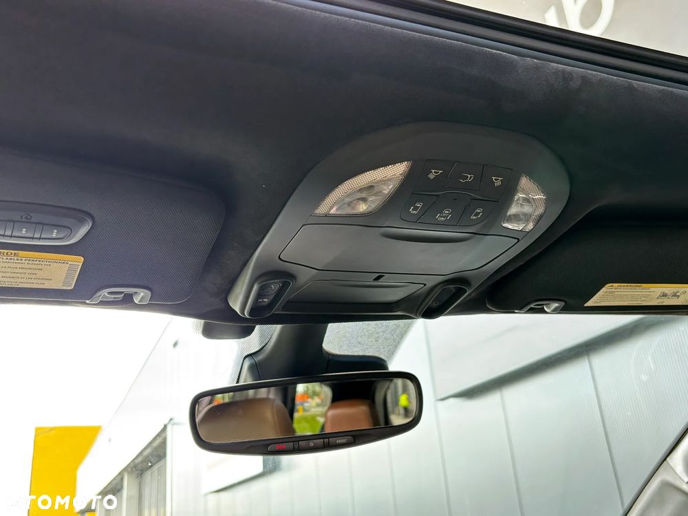 Chrysler Pacifica - 30