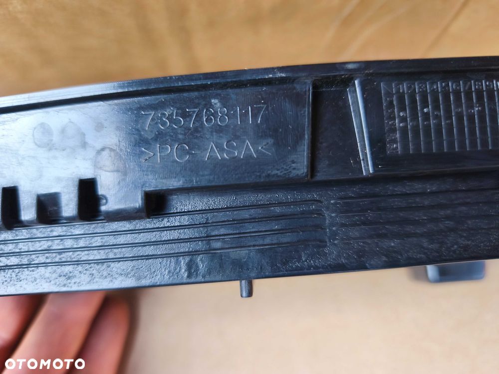 JEEP AVENGER 23- atrapa grill grill kratka elektryk IGŁA W KOLOR - 6