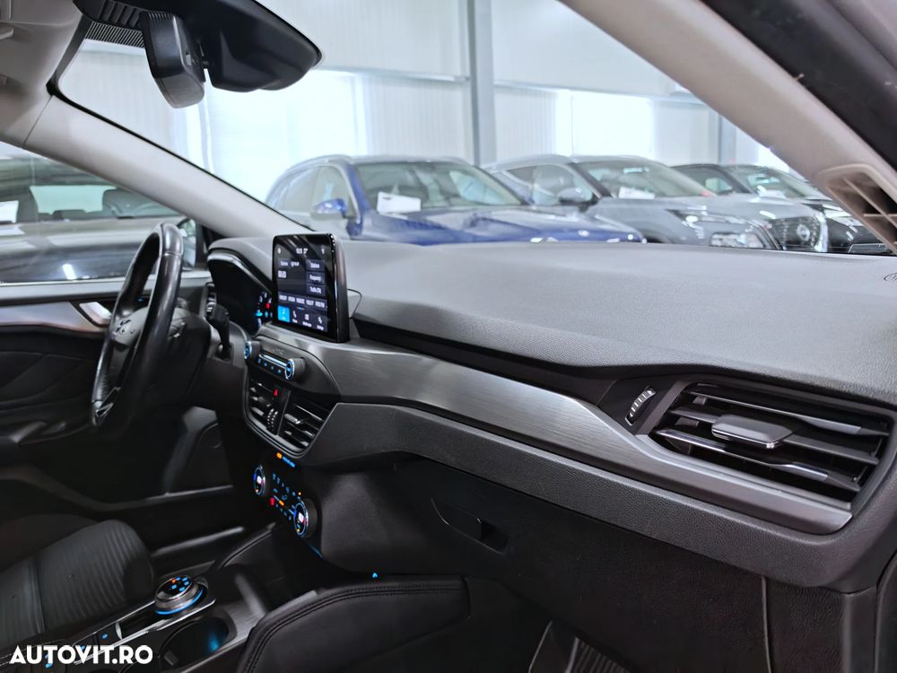 Ford Focus 2.0 EcoBlue Active Business - 11