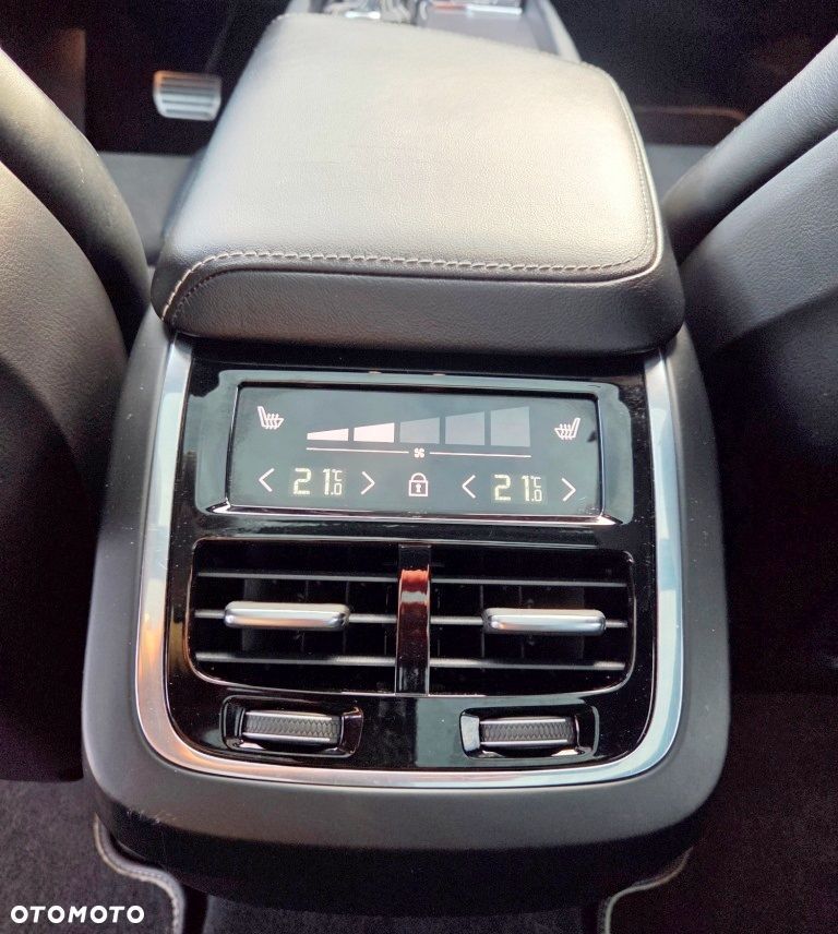 Volvo XC 60 D5 AWD Geartronic RDesign - 30