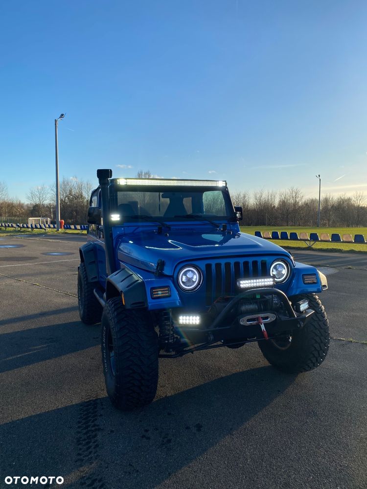Jeep Wrangler - 2