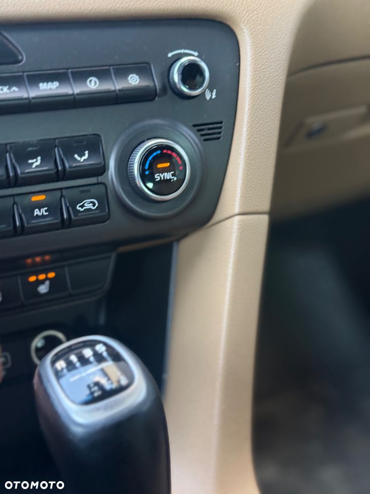 Kia Sportage 2.0 CRDI 4WD Automatik Fifa World Cup Edition - 29