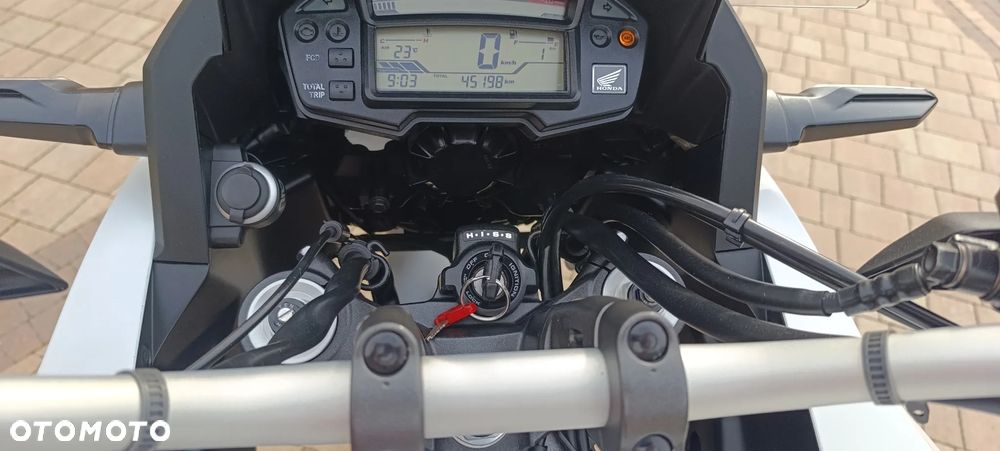Honda VFR - 13