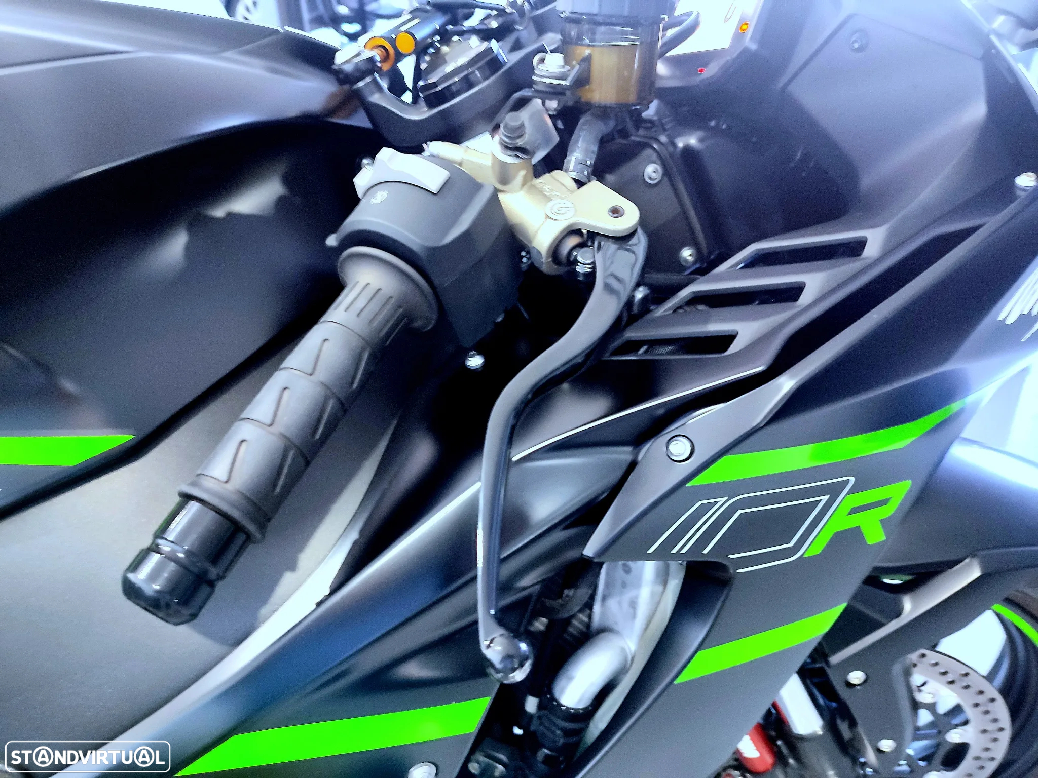 Kawasaki ZXR ZX-10R - 21