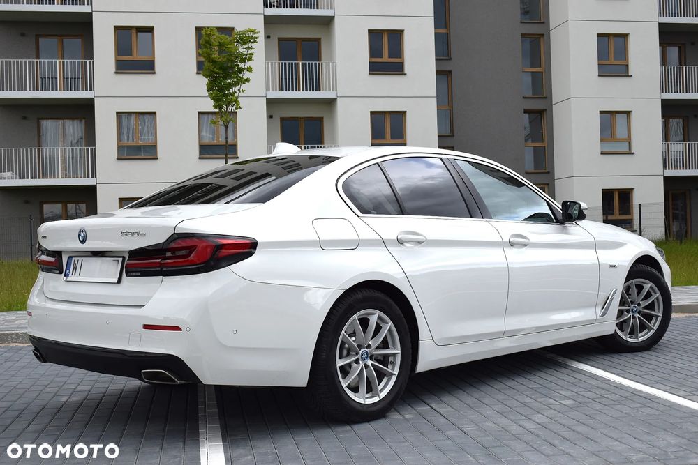 BMW Seria 5 530i xDrive mHEV sport - 15