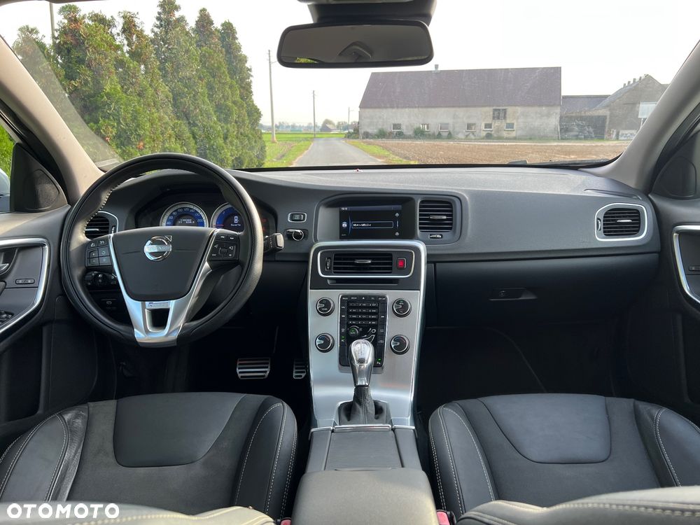Volvo S60 D3 Geartronic RDesign - 26
