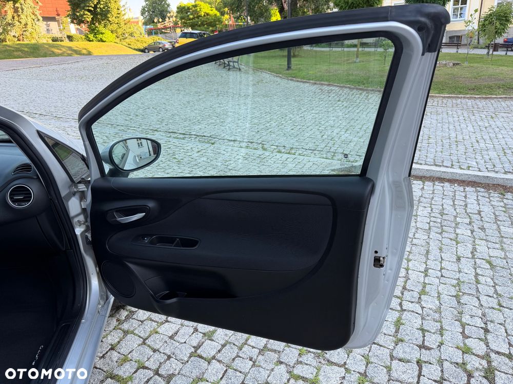 Fiat Punto Evo 1.2 8V Street - 23